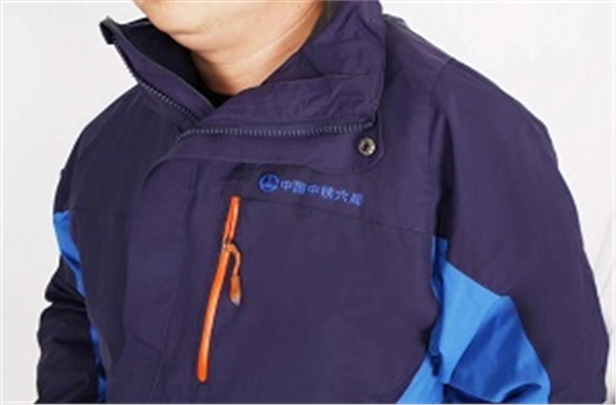 冲锋衣近景拍摄 冲锋衣近景拍摄