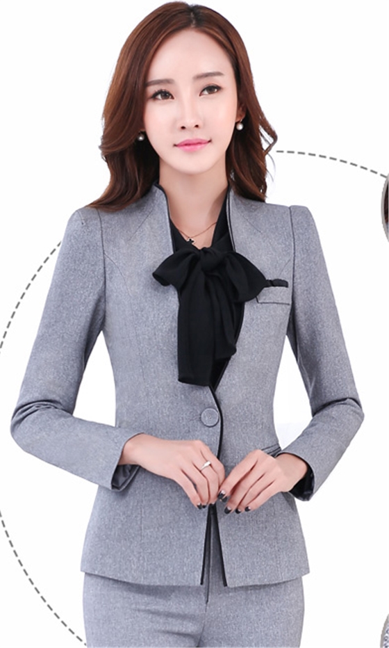 灰色西装 灰色西装