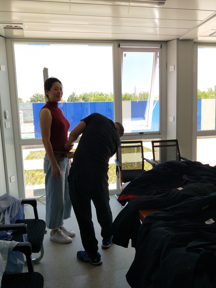 量体师傅给量体 量体师傅给量体