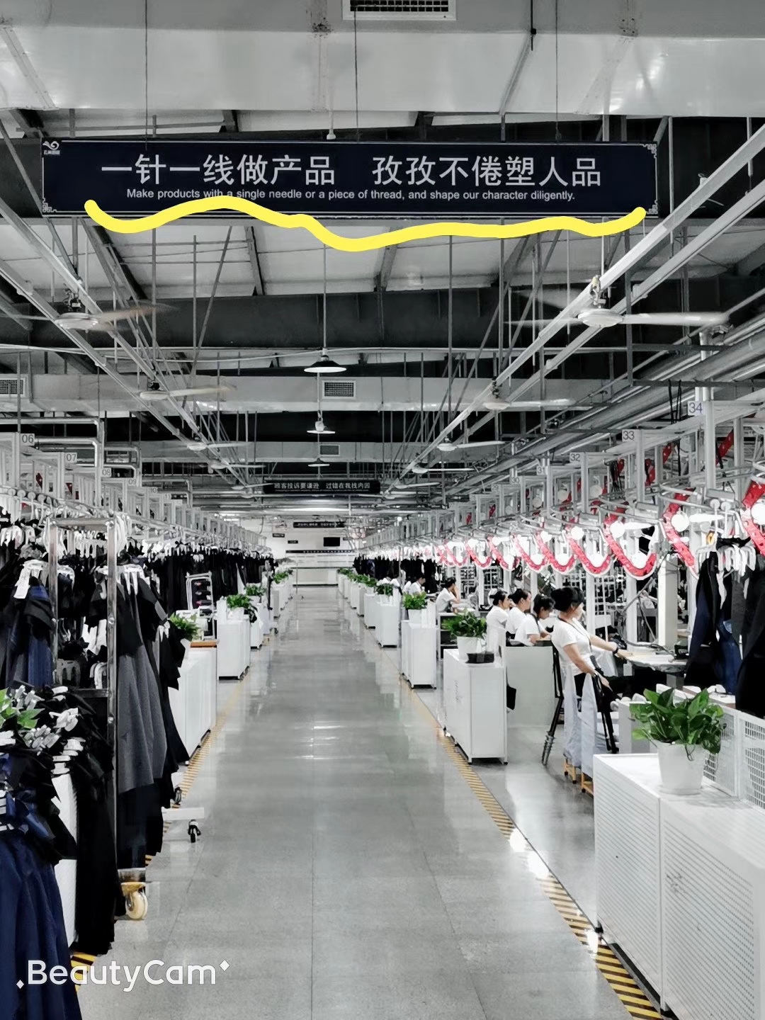 企业工作服定制为工作者提供温暖 企业工作服定制为工作者提供温暖